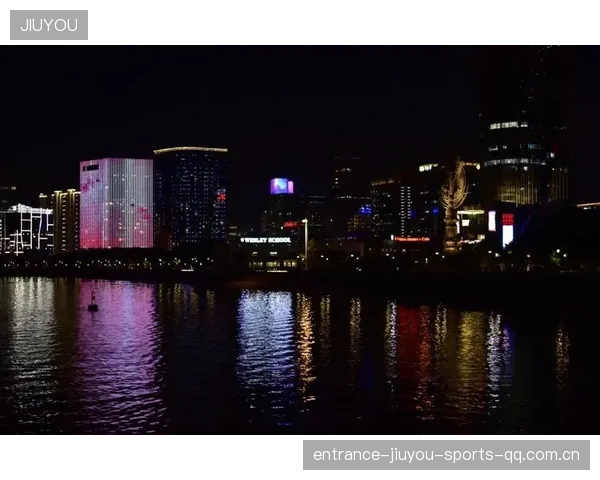 F1赛道夜间灯光秀成为城市新名片